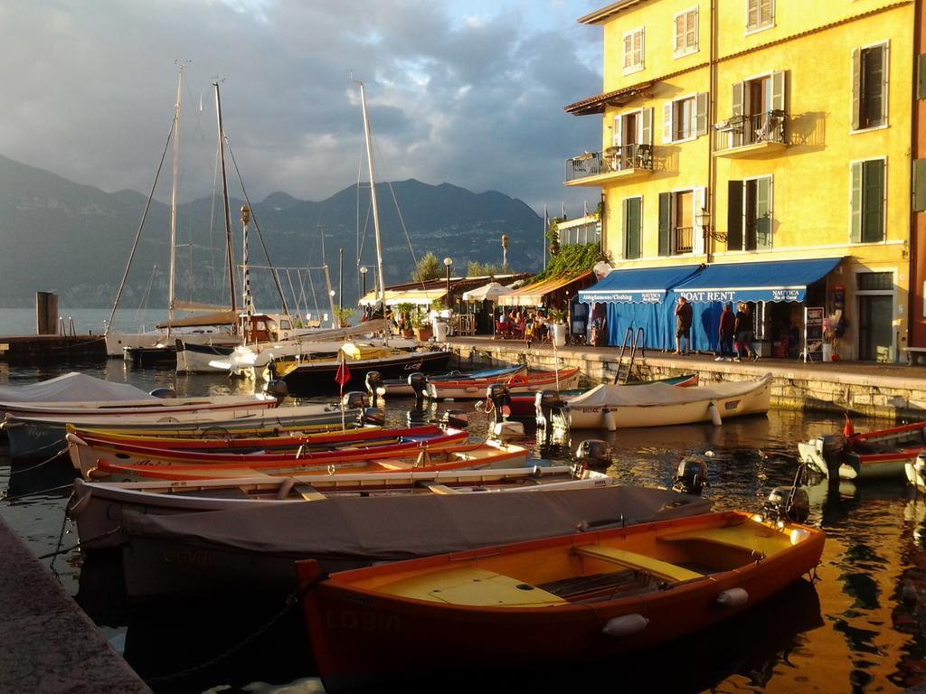 Hotel Danieli La Castellana Lago Di Garda Бренцоне сул Гарда Екстериор снимка