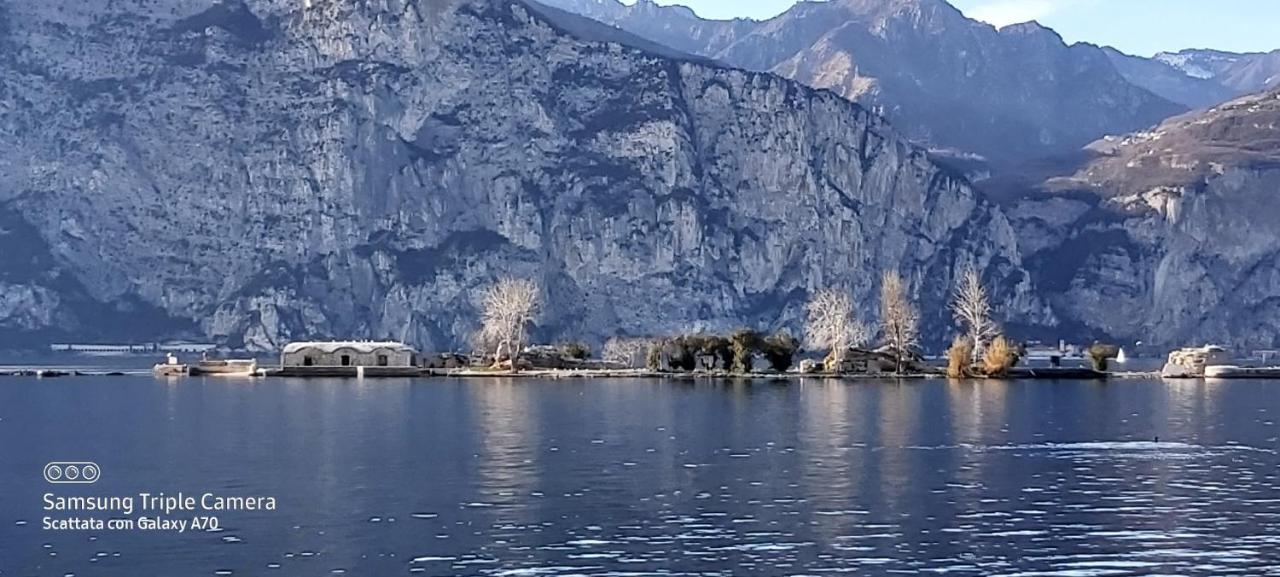 Hotel Danieli La Castellana Lago Di Garda Бренцоне сул Гарда Екстериор снимка