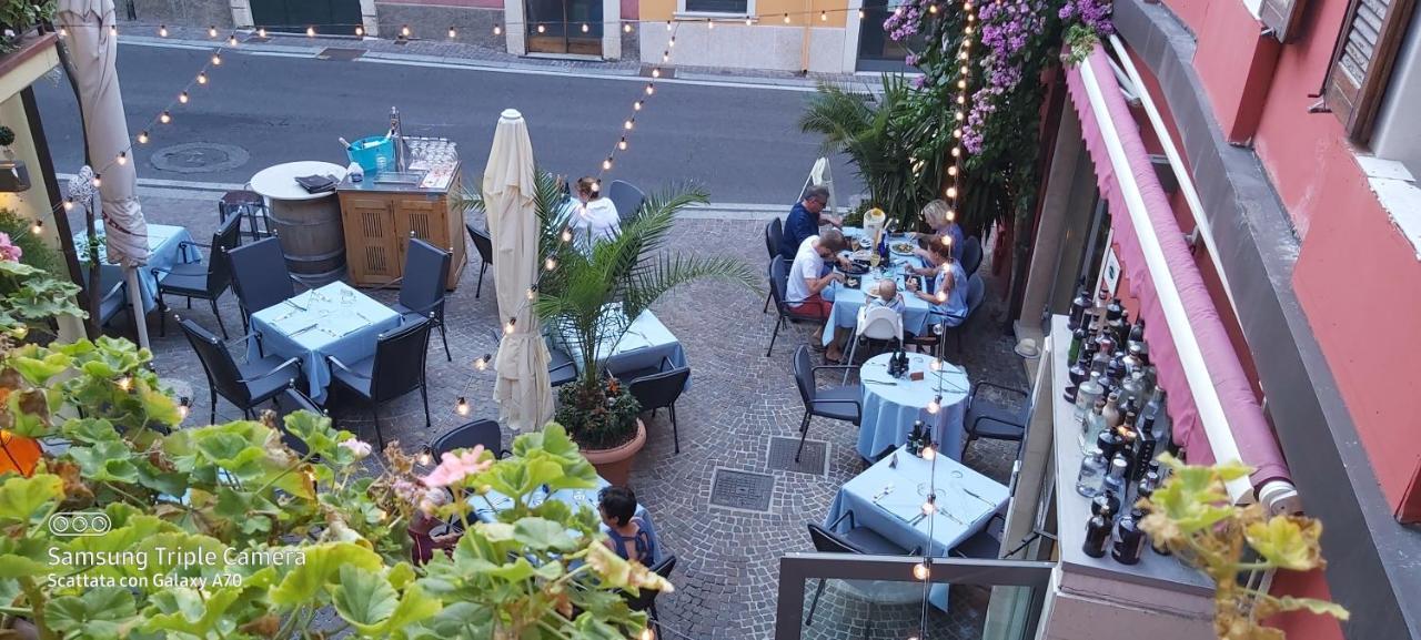 Hotel Danieli La Castellana Lago Di Garda Бренцоне сул Гарда Екстериор снимка