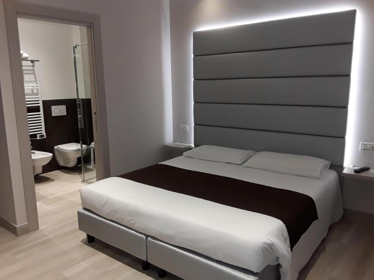 Hotel Danieli La Castellana Lago Di Garda Бренцоне сул Гарда Екстериор снимка