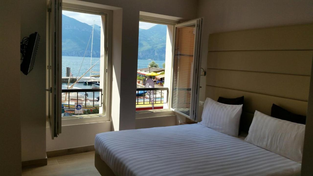 Hotel Danieli La Castellana Lago Di Garda Бренцоне сул Гарда Екстериор снимка