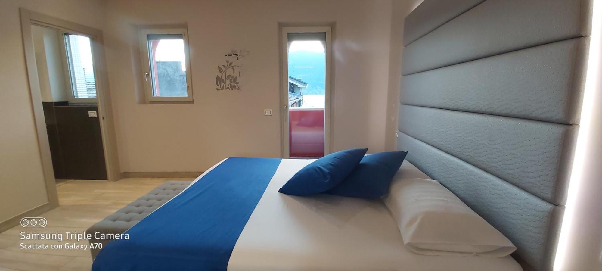 Hotel Danieli La Castellana Lago Di Garda Бренцоне сул Гарда Екстериор снимка