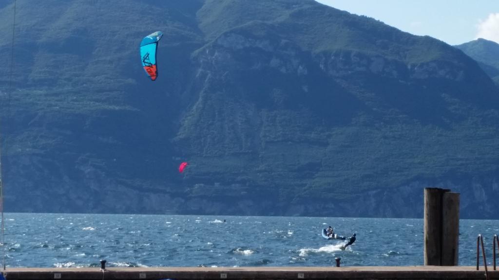 Hotel Danieli La Castellana Lago Di Garda Бренцоне сул Гарда Екстериор снимка