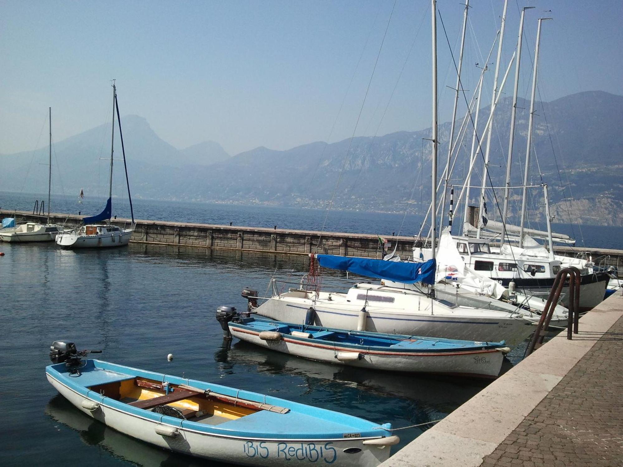 Hotel Danieli La Castellana Lago Di Garda Бренцоне сул Гарда Екстериор снимка