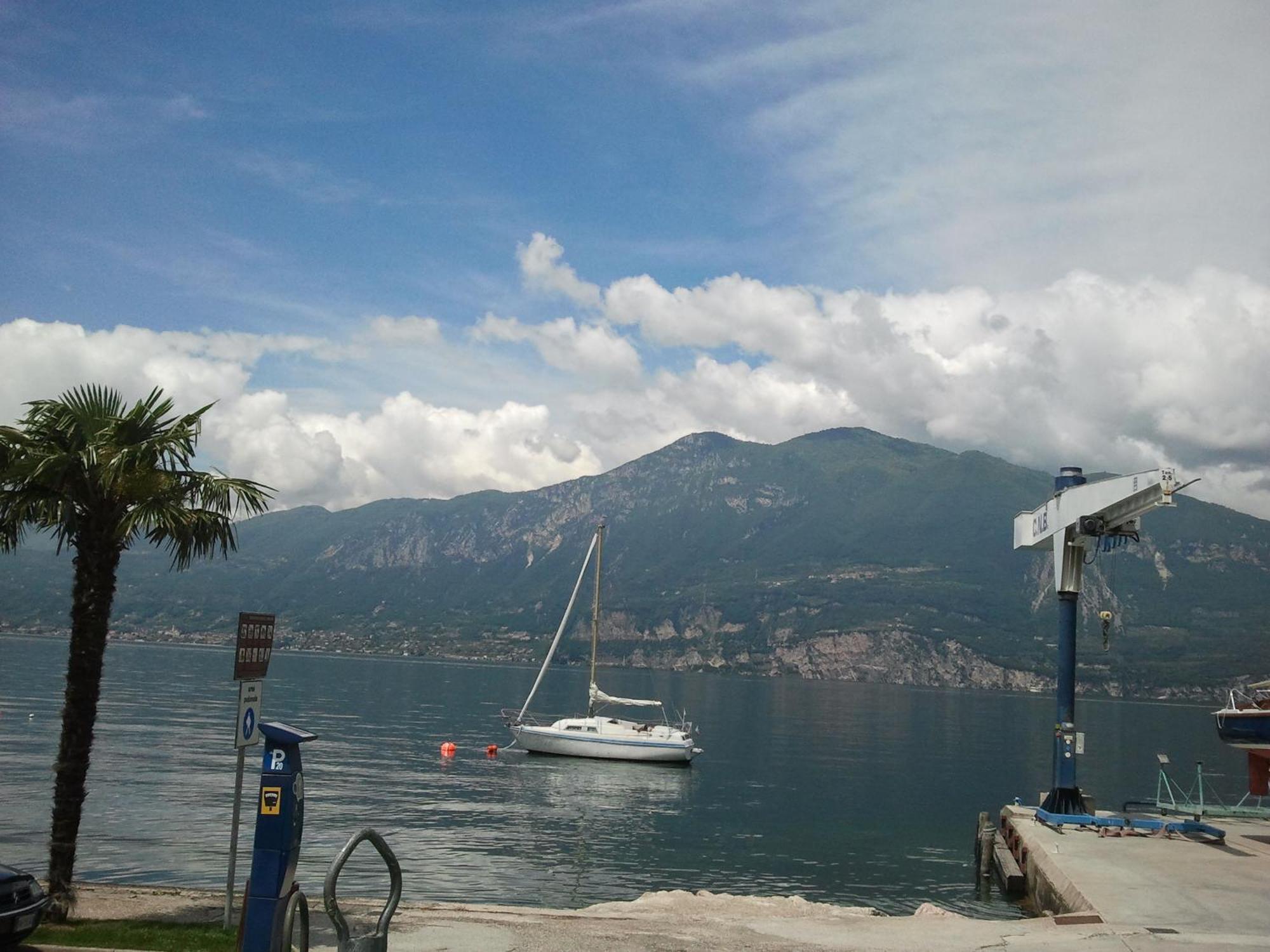 Hotel Danieli La Castellana Lago Di Garda Бренцоне сул Гарда Екстериор снимка